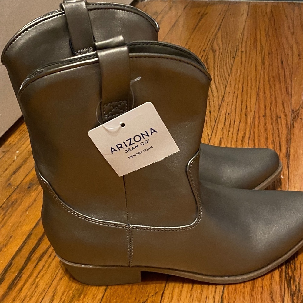 Arizona Jean Co. Boots size 7 NWT